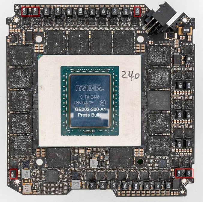 La comunidad desbloquea las temperaturas individuales de la GDDR7 en las GeForce RTX 50