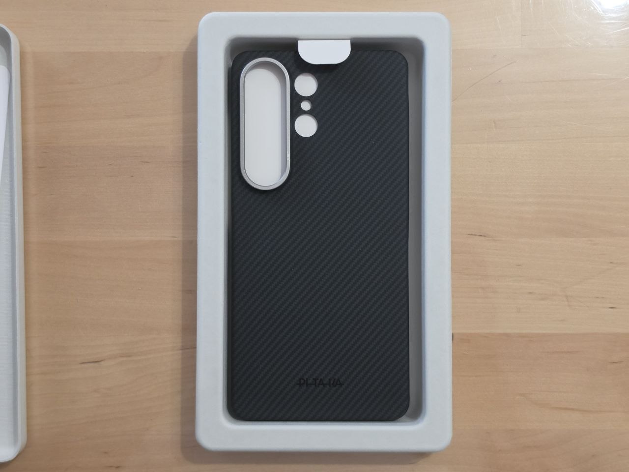 Análisis de las fundas Pitaka Edge y Cairn para Samsung Galaxy S26 Ultra: Fibra de aramida y minimalismo