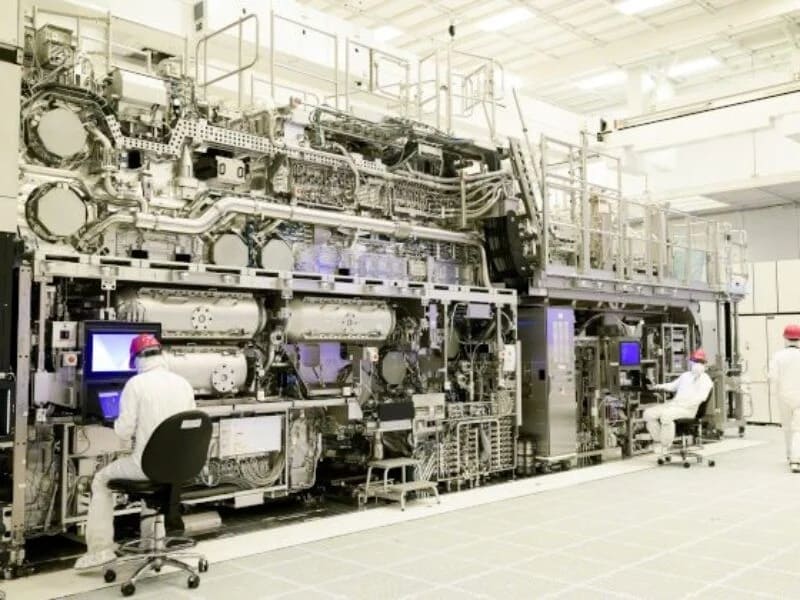 UBS sitúa a China a una década de la EUV de ASML, pero a 2-5 años en DUV de inmersión