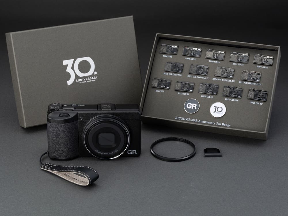 Ricoh celebra los 30 años de la serie GR con una GR IV limitada a 6.000 unidades por 1.699,99€ en Europa