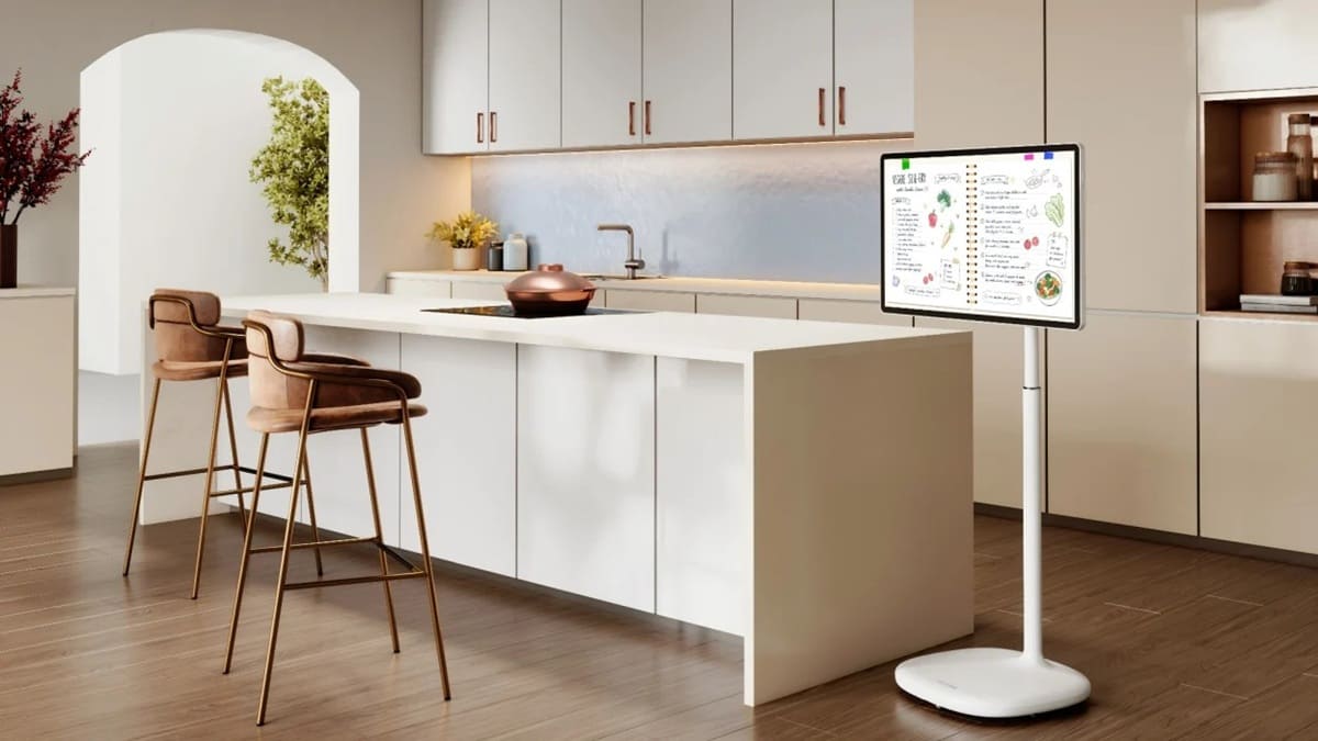 Hisense RoamView llega con pantalla táctil 4K de 32 pulgadas y batería de hasta 10 horas