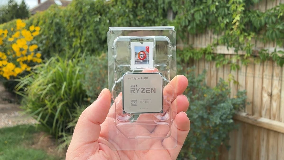 Los primeros benchmarks del Ryzen 5 5500F lo sitúan hasta un 16% por encima del Ryzen 5 5500 en juegos