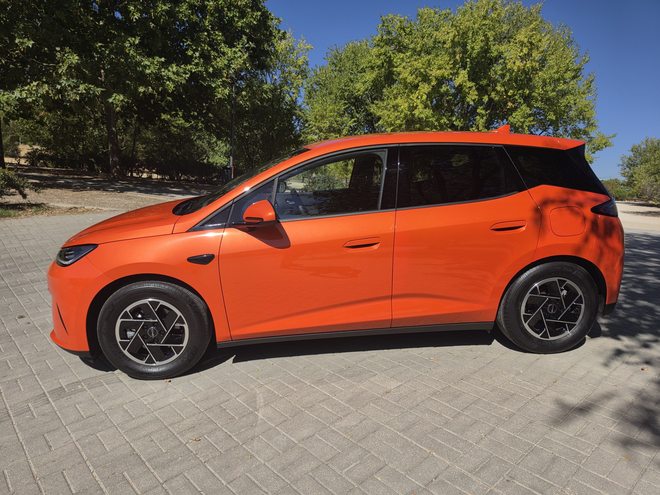 Análisis BYD Dolphin G Boost (2026): El PHEV que por fin le ha cogido la medida al mundo real