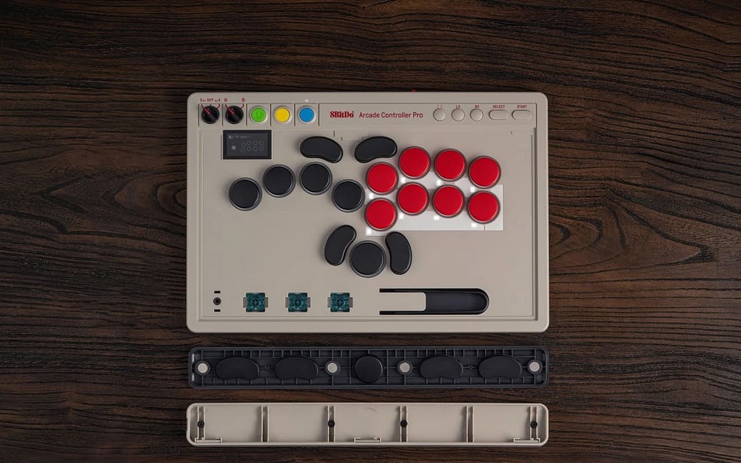 8BitDo Arcade Controller Pro llega con 17 botones, pantalla integrada y switches intercambiables