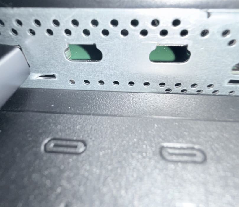 Un usuario acusa a ASUS de devolver su ProArt PA32QCV sin dos puertos USB-C y pedir 1.300 dólares