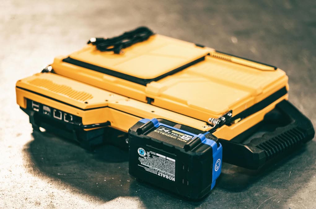 Slurptop: un portátil casero con Ryzen 7 7730U, teclado mecánico y batería de herramientas