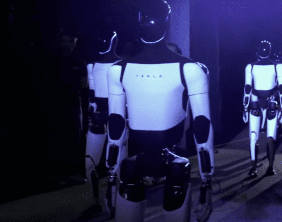 Tesla prepara una academia para entrenar hasta 20.000 robots Optimus y prevé producir chips en 2028