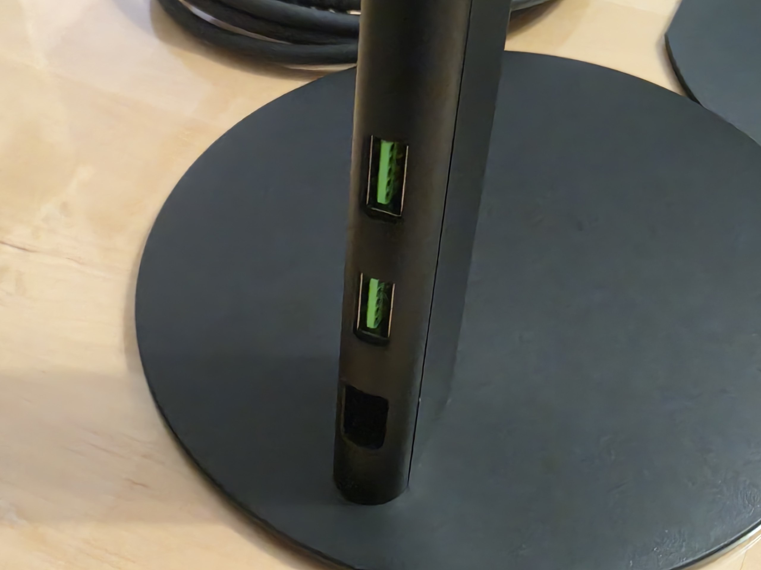 Razer Base Station V3 Chroma, análisis: el soporte para auriculares que activa tu perfil de juego con solo levantarlos